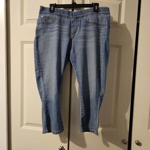 Levi's Women's Light Blue Cropped Jeans - Size 14. Soooooo Comfy And Relaxed